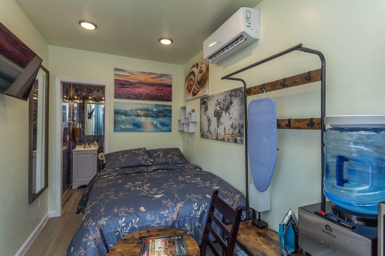 Appartamento East Downtown Micro-Luxe Container Living Pod #10 Houston Esterno foto